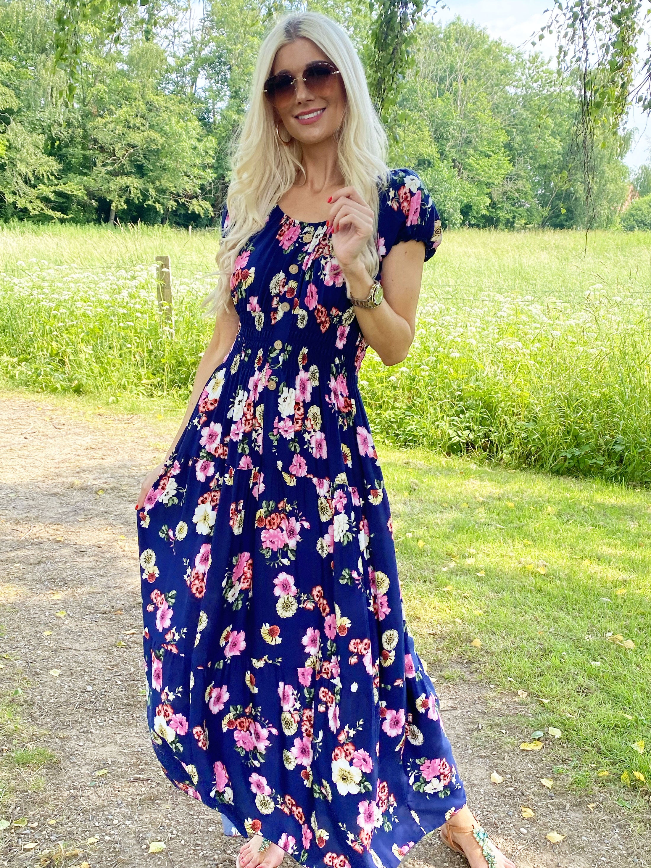 Gracia - Kjole med træknapper